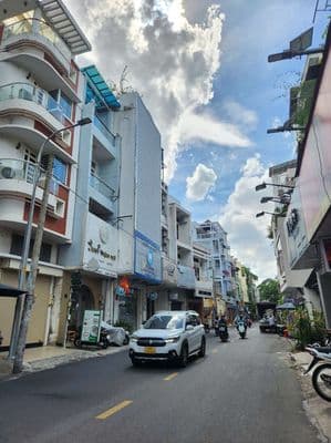 Nhà mặt tiền nối 3/2 và điện biên phủ, q.10 – dtsd: 250m2– giá 27tr