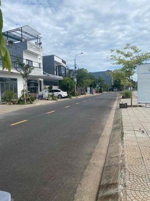GIÁ TỐT NÊN MUA NGAY CHỈ HƠN 3TY CÓ NGAY NHÀ MẶT TIỀN TÔN ĐẢN 165m2