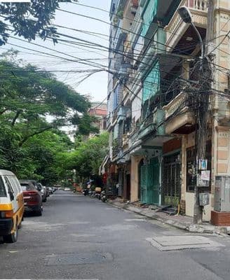 Cho thuê nhà 5 tầng ngõ 2 phố Hoàng Sâm - 18 triệu/th, ngõ rộng để xe