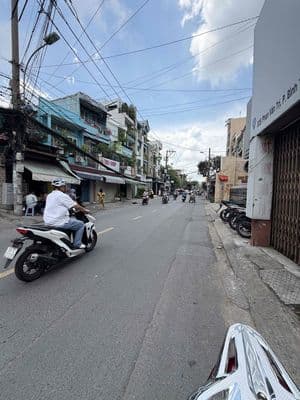 nhà bán sát mặt tiền phan văn trị phường 14 bình Thạnh