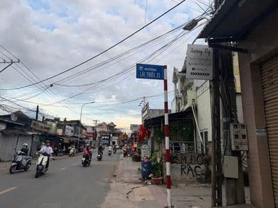 Nhà mặt tiền Lái Thiêu 25, Bình Dương, vừa ở vừa kinh doanh