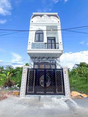 NHÀ LẦU MỚI XÂY LÔ Ô TÔ FULL NỘI THẤT HẺM 112 HOÀNG QUỐC VIỆT