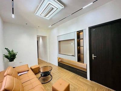 Bán căn hộ 90m sử dụng 3 phòng ngủ phố Hoàng Hoa Thám