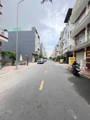 Bán nhà phố đẹp An Phú, TP.HCM - 5.6 tỷ