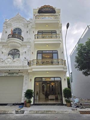 Nhà đẹp Tân Cổ Điển gần vòng xoay An Phú, Thuận An