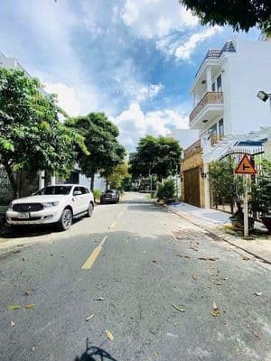Bán nhà 1 trệt 2 lầu Central Garden Lái Thiêu, 4PN
