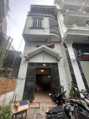 6,5tr. Cho thuê nhà Nguyễn Văn Cừ, 5pn, nội thất cơ bản