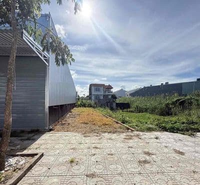 bán đất mặt tiền ngay văn phòng công chứng Long Hoà
