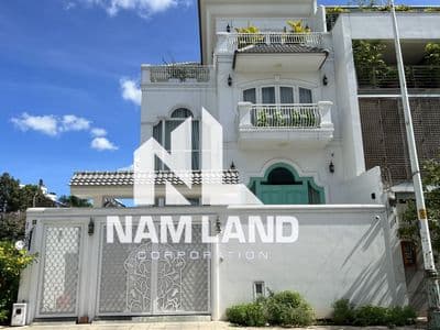 Nhà thiết kế thoáng mát gara trệt 3 lầu 5 phòng lớn làm văn phòng