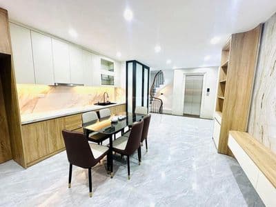 Lô góc Đội Cấn, thang máy, ngõ thông, ở luôn, mới đẹp, sổ đẹp, 44m2*6T