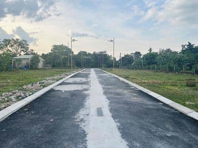 Đường nhựa 5m5 - gần tái định cư Hoà Khương