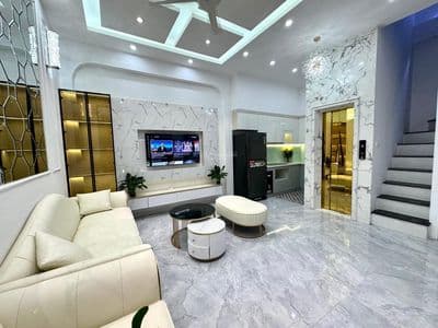Nguyễn Khánh Toàn, ngõ thông ô tô, 2 thoáng, thang máy, full NT ở ngay