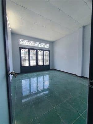Nhà mặt tiền đường 8m, 4x13m, 2 tầng BTCT, SHR hoàn công đủ Giá 3.x tỷ