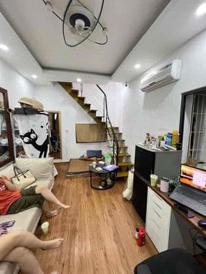 Bán căn hộ TT Kim Mã, sân rộng, 28/70m, 2 ngủ 2wc đầy đủ NT ở ngay