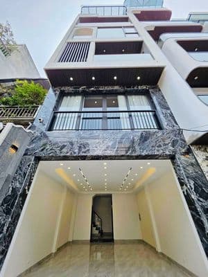 Nhà mới 7 tầng thang máy Ngọc Thụy, ô tô vào nhà, hơn 17 tỷ
