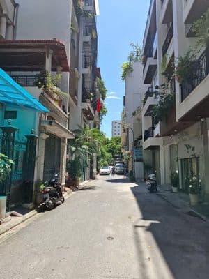 Bán nhà 5 tầng thang máy Nguyễn Văn Cừ, Long Biên, full nội thất