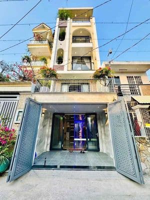 Nhà bán 4.2m x 18.5m có thang máy đường oto vào nhà Phạm Văn Chiêu, GV