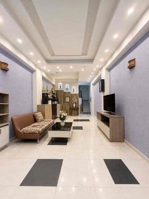 Cơ hội sở hữu Nhà 4 tầng, 6 phòng ngủ, hẻm xe hơi thông, v trí đắc địa