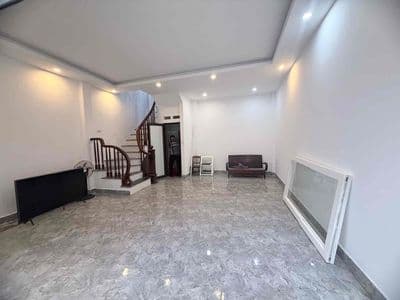 Bán nhà Nguyễn Khánh Toàn 30m2 nhà đẹp ngõ to 3 gác qua mặt tiền rộng