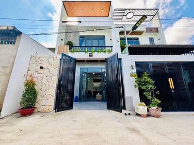 KẸT TIỀN CẦN BÁN NHANH NHÀ SHR - HOÀN CÔNG ĐẦY ĐỦ CHỈ 1 TỶ 9