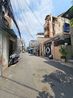 bán nha 3 tang đẹp tặng nội thất 30 m ra đường xe hơi