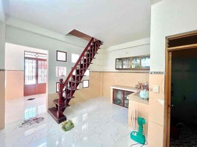 Nhà 2 tầng 42m2, gần Đỗ Xuân Hợp, Ga metro Bình Thái.
