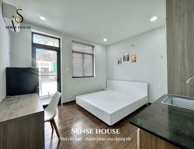 Studio Ban công | 30m2, Nội thất cao cấp | Phan Huy Ích
