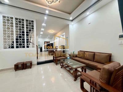 Cho thuê nhà mới 2 phòng ngủ khu phạm văn đồng gần biển