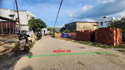 BÁN GẤP Lô Góc 2 Mặt Tiền ngang rộng 8m gần chợ đầu mối HÒA XUÂN
