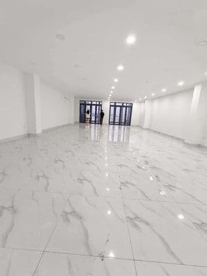 cho thuê nhà mặt tiền đường tỉnh lộ 10 1000m2 7*50m 5 lầu