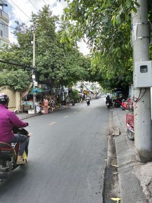 Nhà 2 tầng Đường Bùi Minh Trực - xe hơi đỗ cửa - DT 71m2 - Giá 5.5 tỷ