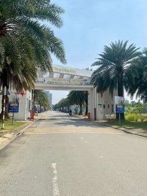 NH.À PHỐ CENTANA ĐIỀN PHÚC THÀNH – P. LONG TRƯỜNG – GIÁ 9 T.Y