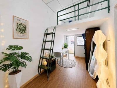 Mới 100% duplex full nội thất ban công thoáng ngay sát ĐH GTVT