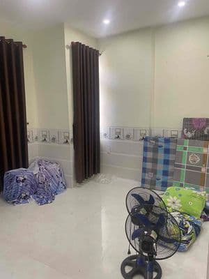 GẦN CẦU VƯỢT TRUNG TÂM, 5PN CỰC RỘNG GIÁ CHỈ 5.6 TỶ HOÀNG THỊ LOAN.