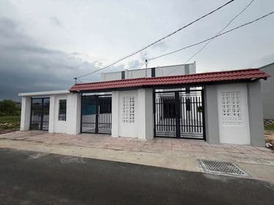 Bán nhà trệt lửng sân vườn 200m2 Bến Cát, Bình Dương