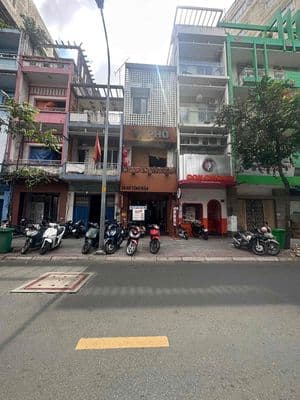 Cho thuê mặt tiền hồ tùng mậu dt 4x28m lầu 1