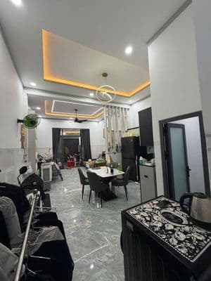 Bán nhà mới xây đường Nguyễn Đức Thiệu, Dĩ An diện tích 103,7m2