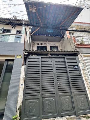 Bán nhà 1/ hà đặc 3,3m x 10m ShR đường oto