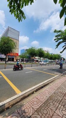 Chỉ 3.x tỷ- nhà 4 tầng - kinh dương vương, bình tân - hẻm thông thoáng