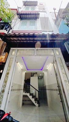 bán nhà 3 tầng hẻm rộng trên đường Bến Vân Đồn