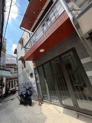 Nhà Tân Phú chỉ nhỉnh hơn 2X
