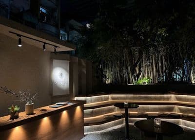 Cho thuê tòa nhà mặt tiền 20m - sử dụng 350m2 trung tâm quận 1