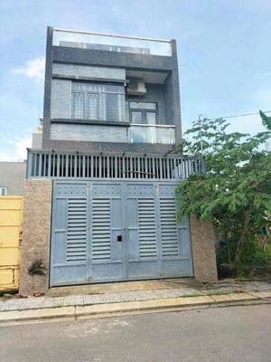 CHÍNH CHỦ BÁN GẤP NHÀ MỚI 3 LẦU – FULL NỘI THẤT – GIÁ CHỈ 2 TỶ 1