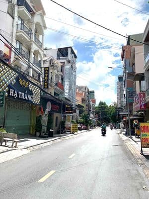 Chính chủ bán nhà mt đs 4 căn cứ 26
