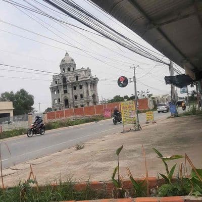Đường 825 - KV 4 - cách Công Viên Võ Văn Tần 2Km - Thị Trấn Đức Hoà