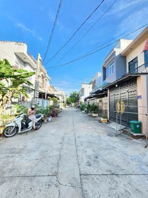 Nhà Gần Chợ Lái Thiêu đường ô tô tránh nhau