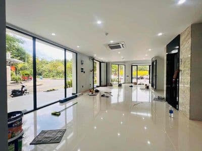Cho thuê shophouse 2 mặt tiền làm vp, vị trí đắc địa, nhà mới 100%