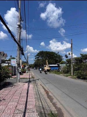 MẶT TIỀN NGUYỄN VĂN LÂU, P.8, TP. VĨNH LONG