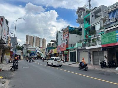 4 x 35 mặt tiền đường lạc long quân