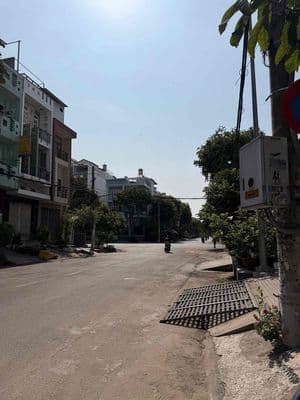 MT đường số 44 (DT: 4*20m, 3 lầu),Bình Phú, P10, Quận 6, chỉ: 11.4 tỷ